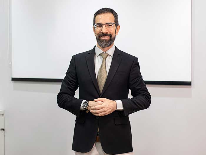 Dr. Carlos Henrique Costa